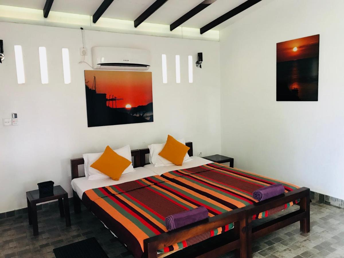 Sri Beach Bungalows And Villa マラウィラ エクステリア 写真