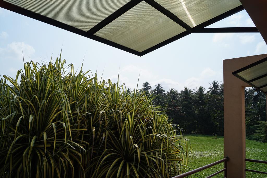 Sri Beach Bungalows And Villa マラウィラ エクステリア 写真