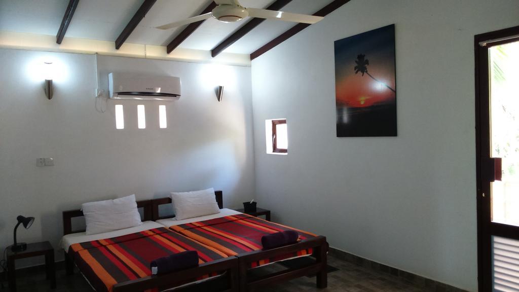 Sri Beach Bungalows And Villa マラウィラ エクステリア 写真