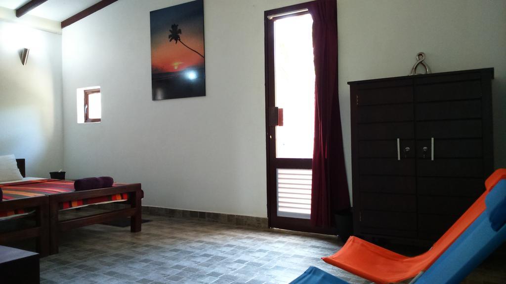 Sri Beach Bungalows And Villa マラウィラ エクステリア 写真
